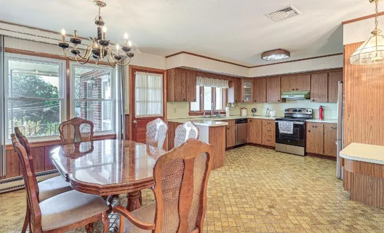 Watertown Home w/ Yard: 1 Mi to Echo Lake Park!