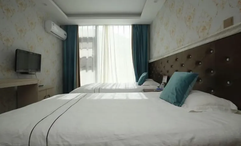 Chengjiang Green Water Hotel