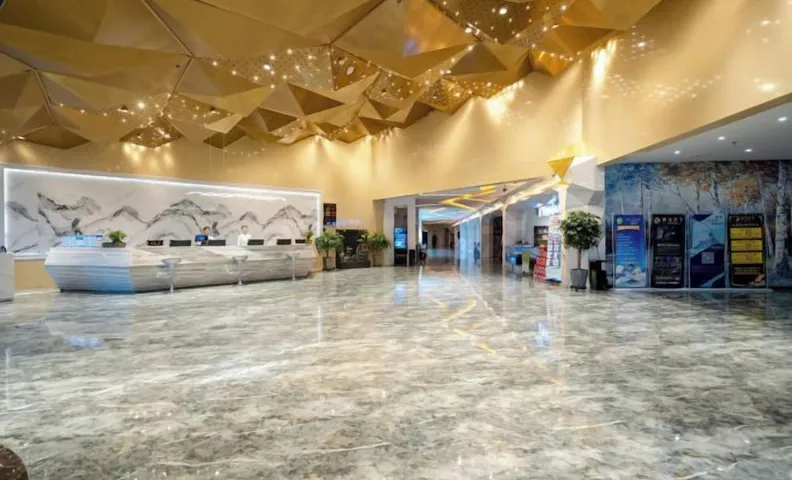 Holiday Inn Altay Golden Bridge