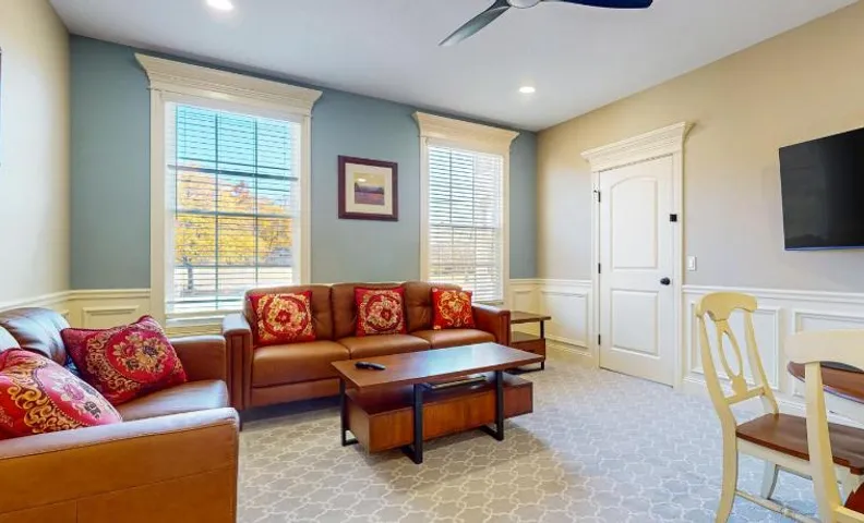 Work, Play & Stay! Apt Near Holyoke Medical Center