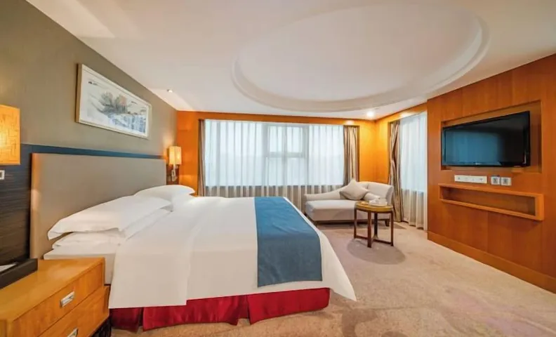 Aile Crown Holiday Hotel
