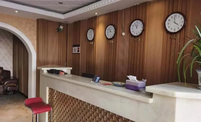Xiaohonglou Hotel, Luohe
