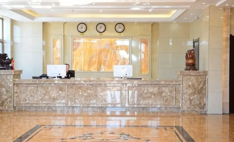 Fangzheng Golden Lake Hotel (High-speed Railway Station)