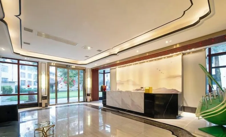 TONGXINLAKE HOTEL