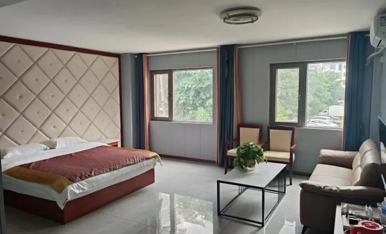 Mouding Minghuang Hotel