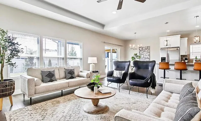 Top Rated - Spotless & Spacious - Near Top Dining, Shopping & Entertainment