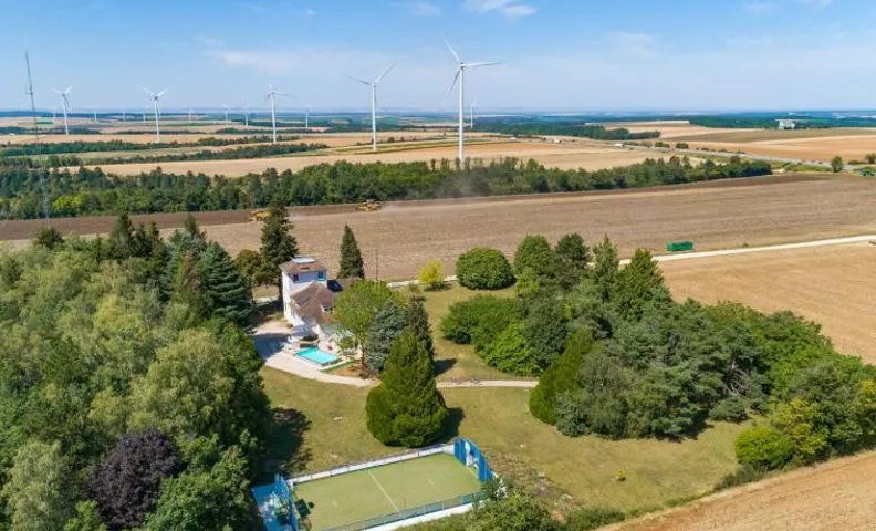 Crazy Villa Radar 89 - Heated pool - Multisports field - 2h Paris - 30p