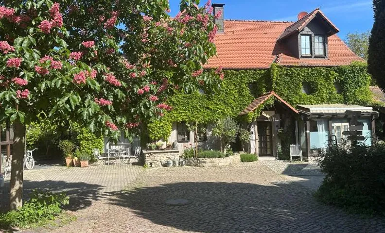 Bio Kastanienhof Erfurt - Hotelpension, Frühstück & Kräuterwellness