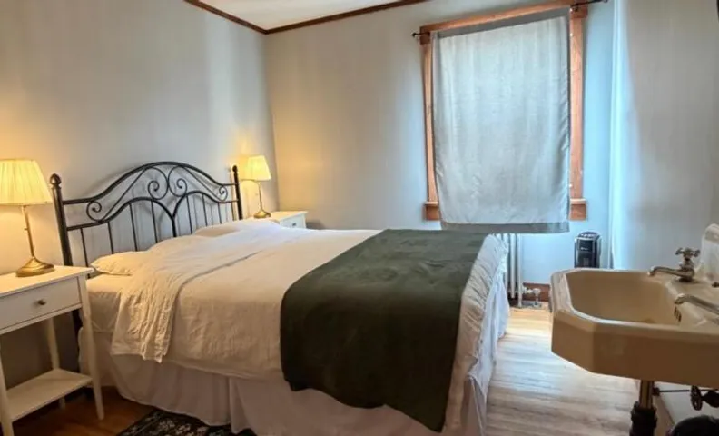 Twin Cities Hotel