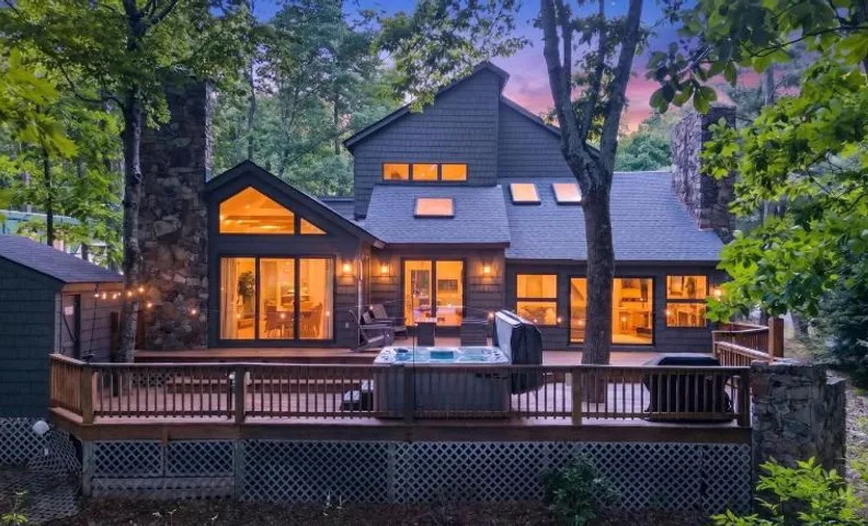 Fall Getaway Sauna & Hot Tub Sleeps 14