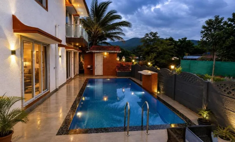 HOTEL AASH
