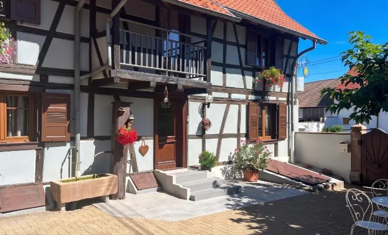 Maison accueillante dans Wingersheim-les-Quatre-Bans avec terrasse.