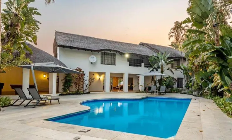 Royal Bakoena Hamiltonparks Country Lodge