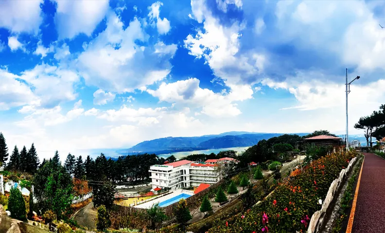 LA NICHOLAS - LAKE VIEW ( BY SUMMIT HOTELS)
