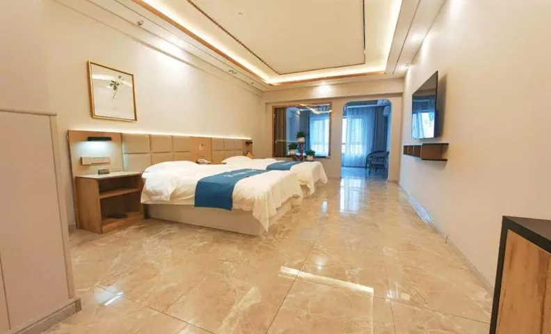 Home Inn Huayi Select Hotel (Baicheng Pearl Garden)