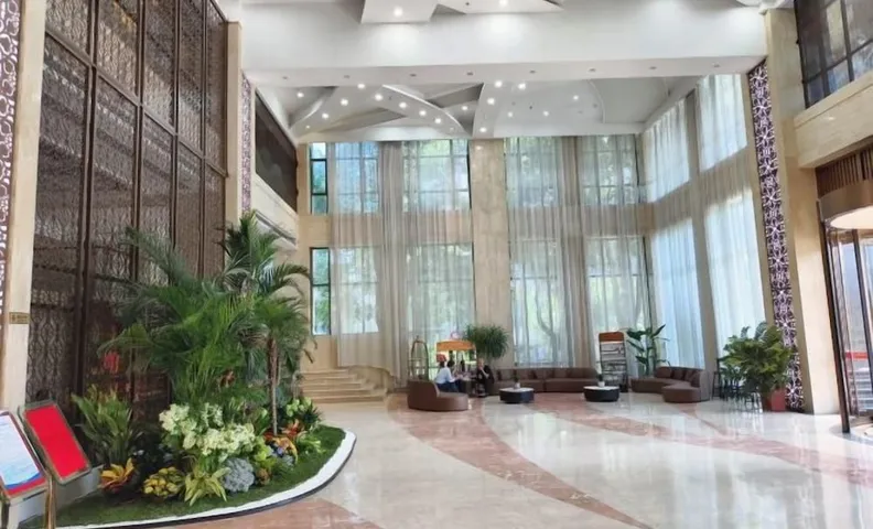 Hualong Golden Key Hotel