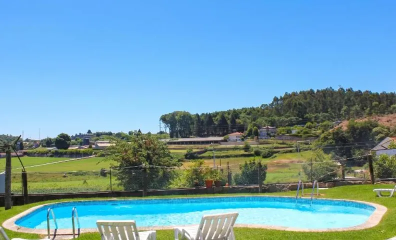 Charming House in Requião with Shared Pool