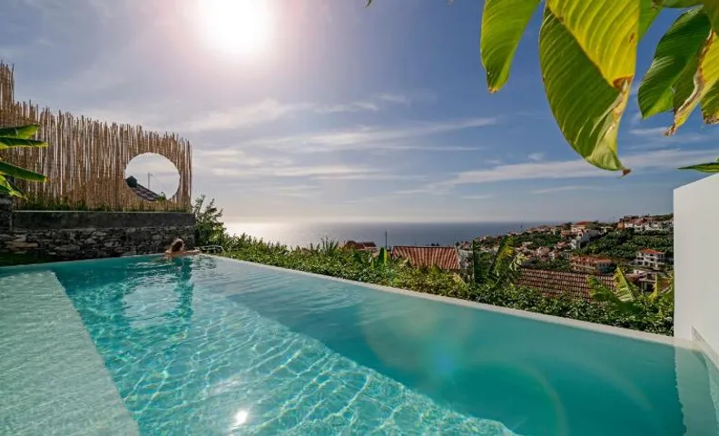 Casas da Vargem shared swimming pool by an island apart
