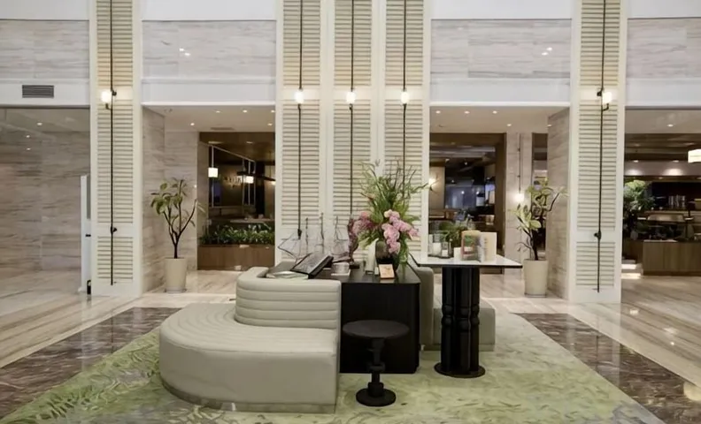 Peninsula International Hotel