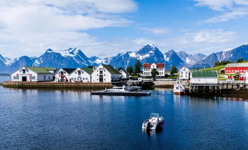 Lyngen Fjord Homes by Havnnes