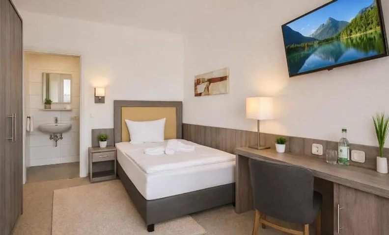 Sunny Hotel Regenstauf
