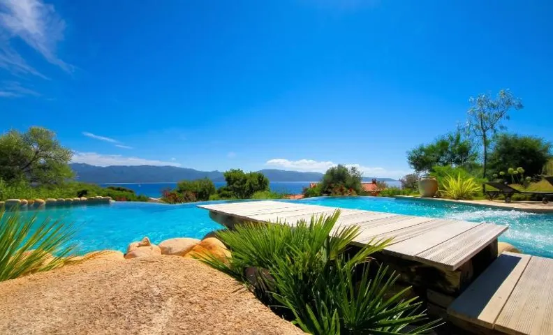 Charmante maison à Olmeto avec piscine partagée
