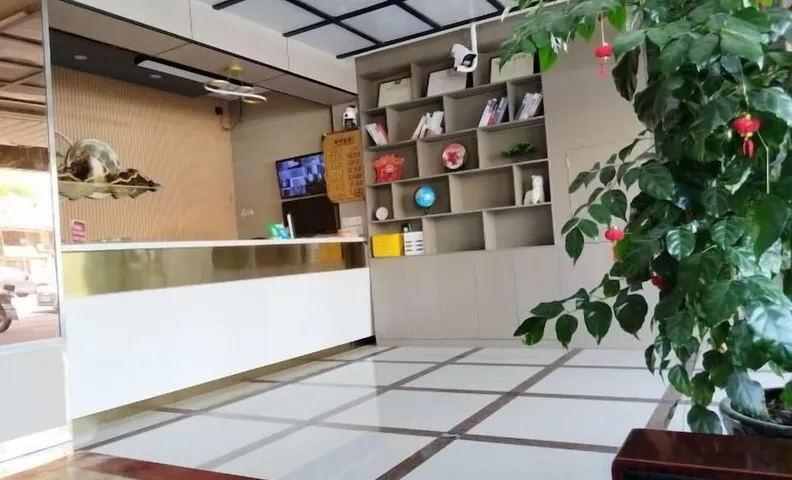Kunshan Youjian Hotel (Huaqiao Huaxi Park Subway Station)