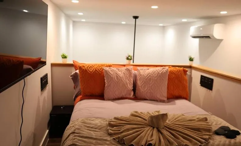 Stylish and Modern Guesthouse in Downtown Durham