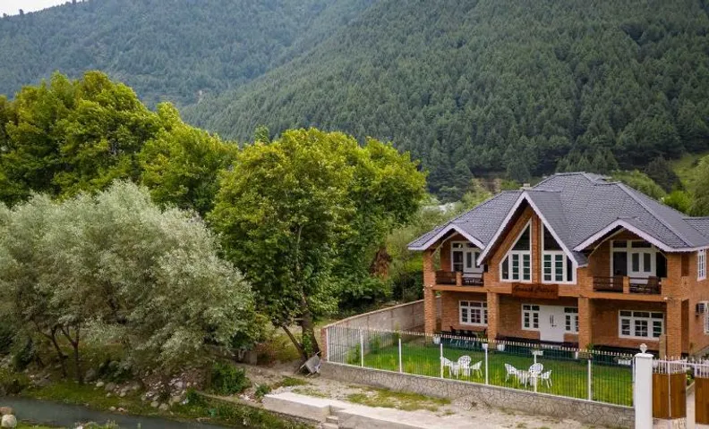 StayVista's Gaash Cottage - Preng - 3BHK with Pet Friendly & Bonfire