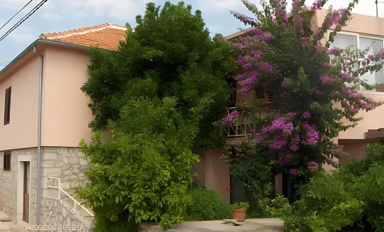Guest House Roza