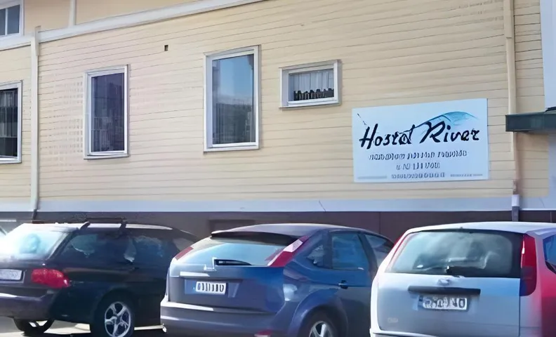 Hostel River