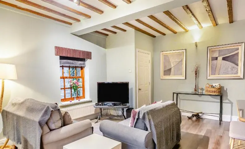 Apartment One - Uk41159