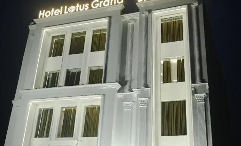 Hotel Lotus Grand