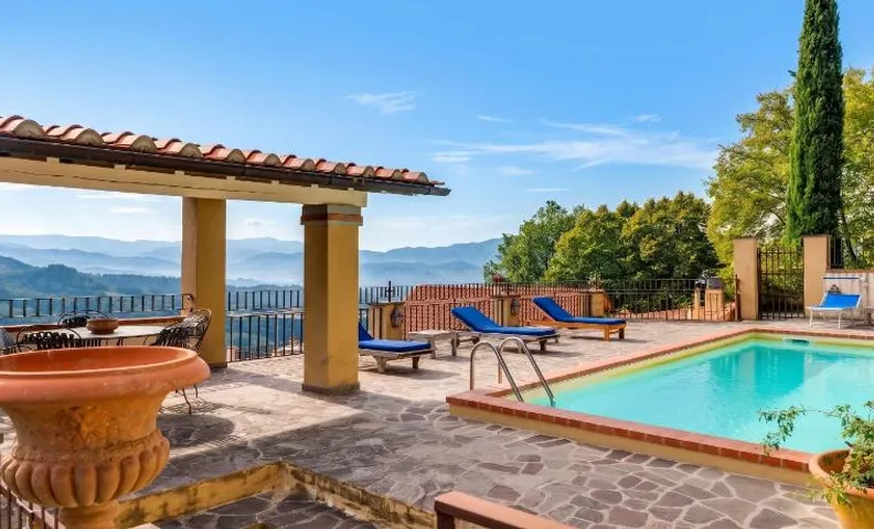 Cosy House in Gattaia with Shared Pool