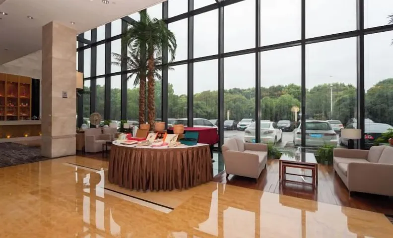 Jinling Lakeview Hotel