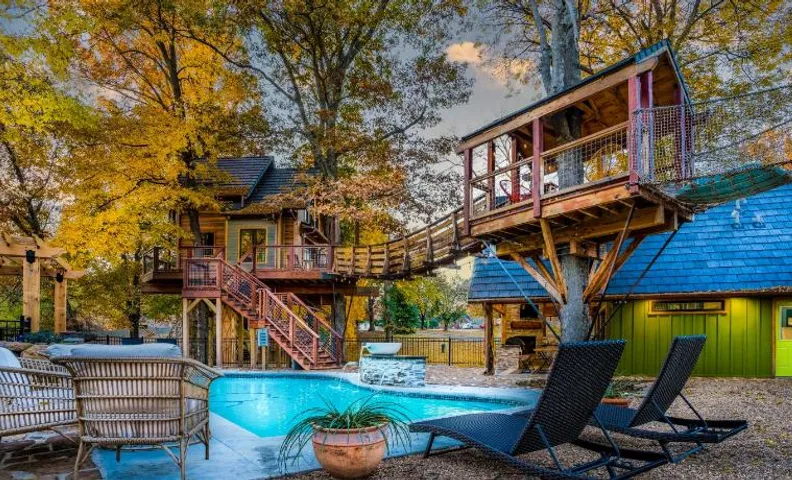 Tree Cabin in Bentonville