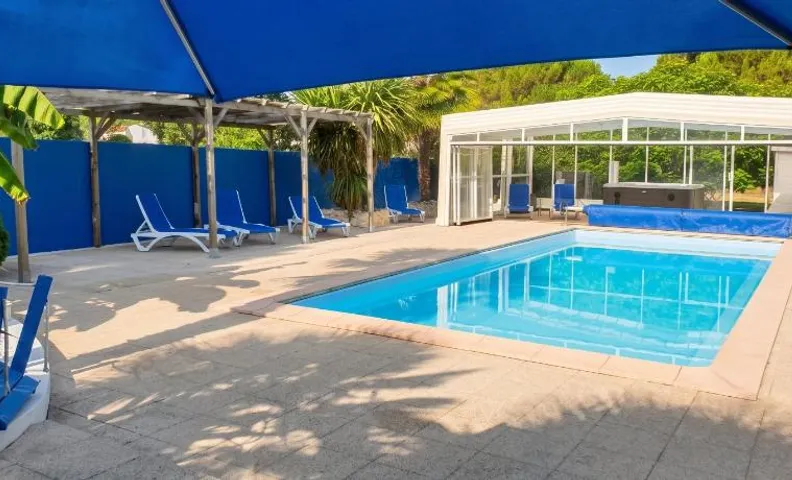Maison accueillante avec piscine à Meursac + Spa