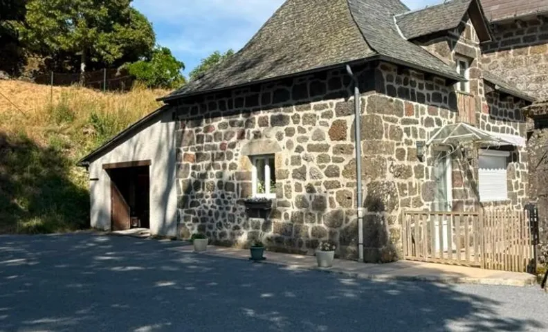 Gîte 4 personnes dans le Cantal Animaux bienvenus