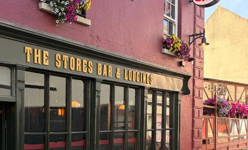 The Stores Bar & Lodgings