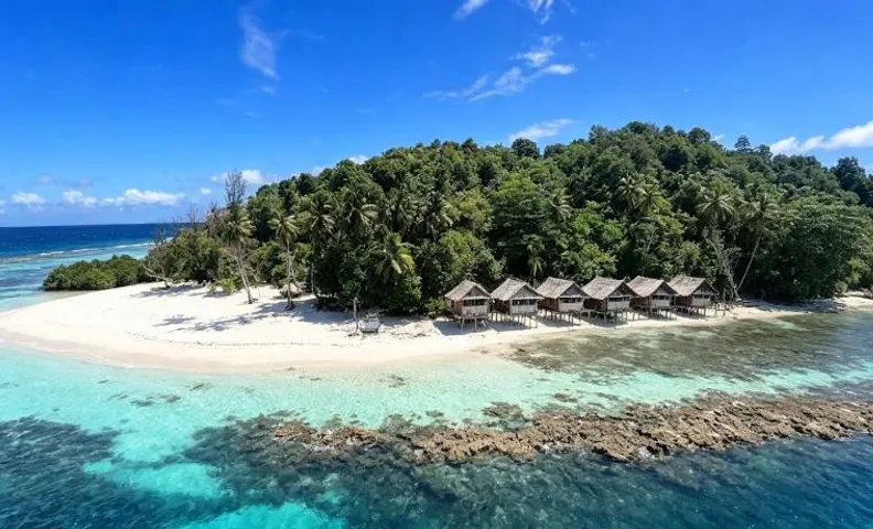Tamaku homestay privat island