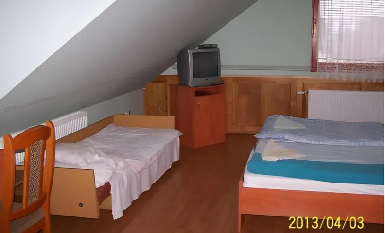 Borostyankert Etterem & Vendeghaz