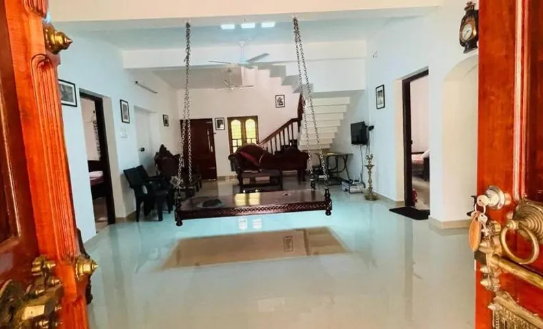 KARIYIL KAYALORAM HOMESTAY