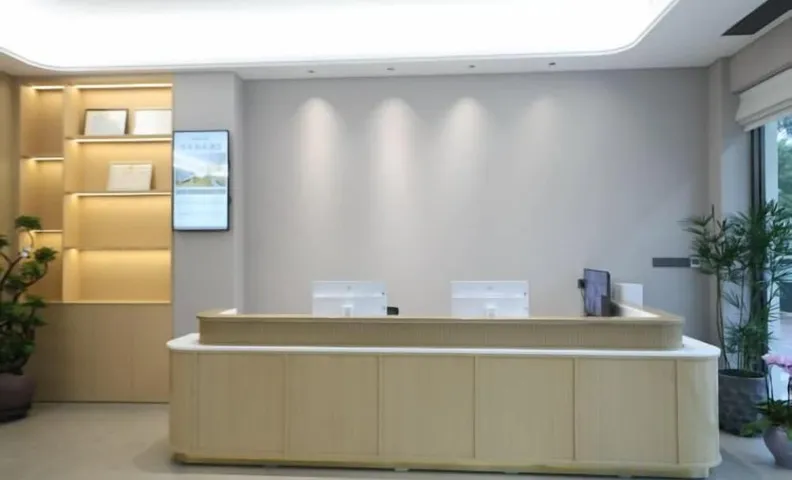 Dongshan Huatian Business Hotel