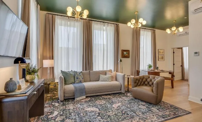 The Downtown Post The Brady Suite