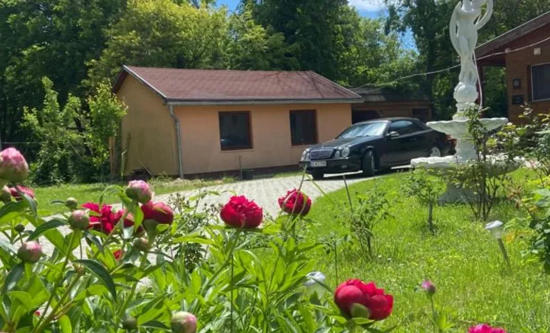Babér Apartmanház Balatonakarattya