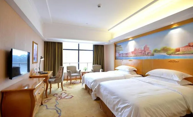 Vienna International Hotel North Qinzhou District Government High-Speed Railway Station