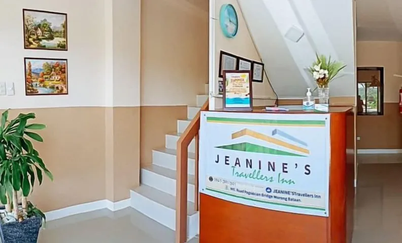 Jeanines Travellers Inn by RedDoorz