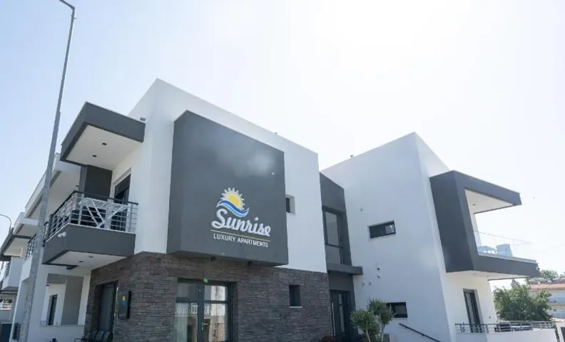Sunrise Luxury Apartments 3
