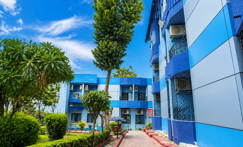 Hotel Shantinivas