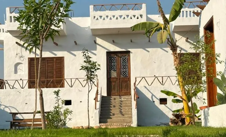 King Sahure Pyramid Inn
